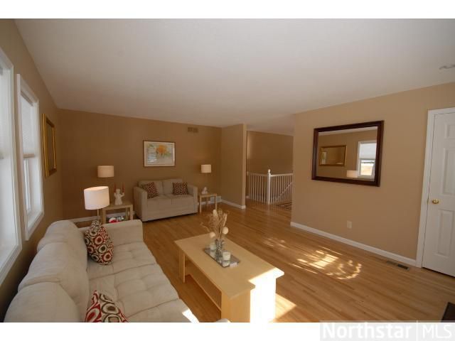 620 83rd St W, Bloomington, MN 55420