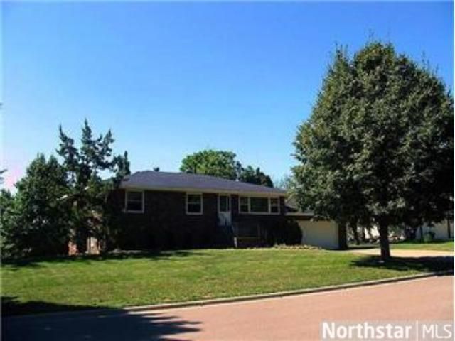 8859 Hilltop Dr, Saint Bonifacius, MN 55375