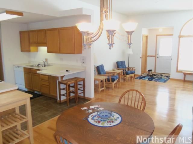 1346 Conservatory Ct, Saint Paul, MN 55117