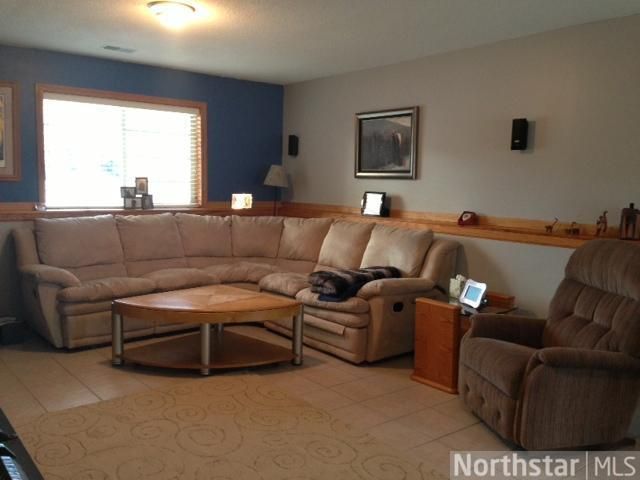 712 Park Brook Rd NW, Isanti, MN 55040