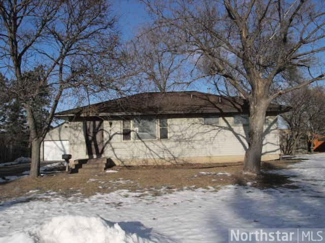 4806 Howe Ln, Minneapolis, MN 55429