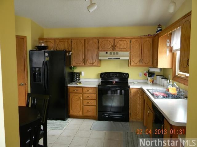738 Dakota Cir, Shakopee, MN 55379