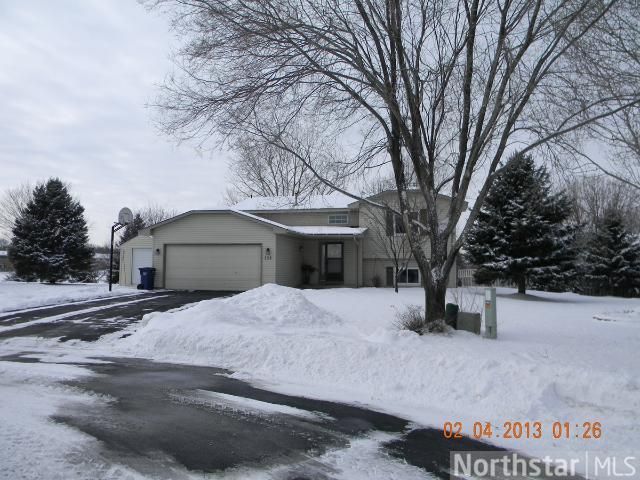 738 Dakota Cir, Shakopee, MN 55379