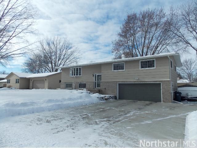1174 Quincy St, Shakopee, MN 55379