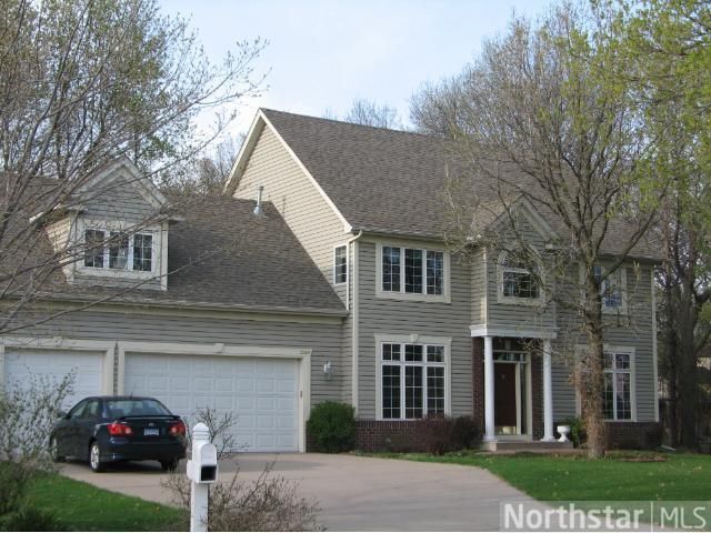 3289 Katie Ct, Arden Hills, MN 55112