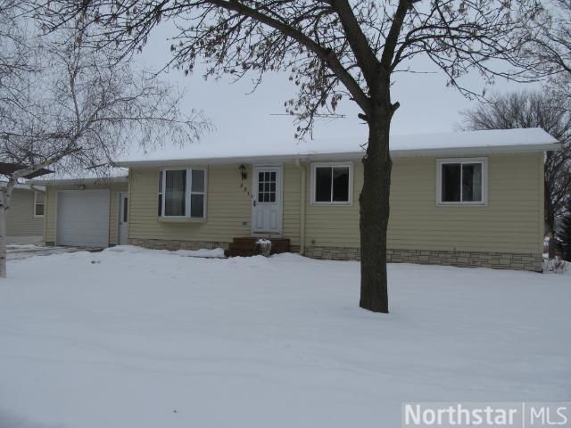221 3rd Ave SW, Lester Prairie, MN 55354
