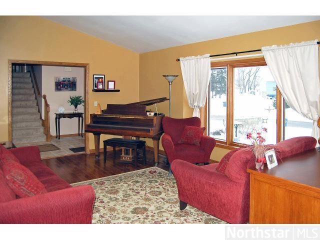2015 Park Row, North Saint Paul, MN 55109