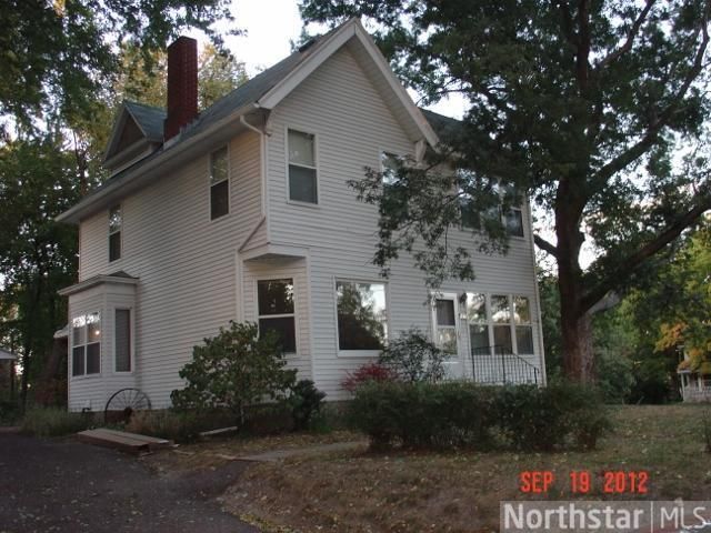2385 Summer St, Lauderdale, MN 55113