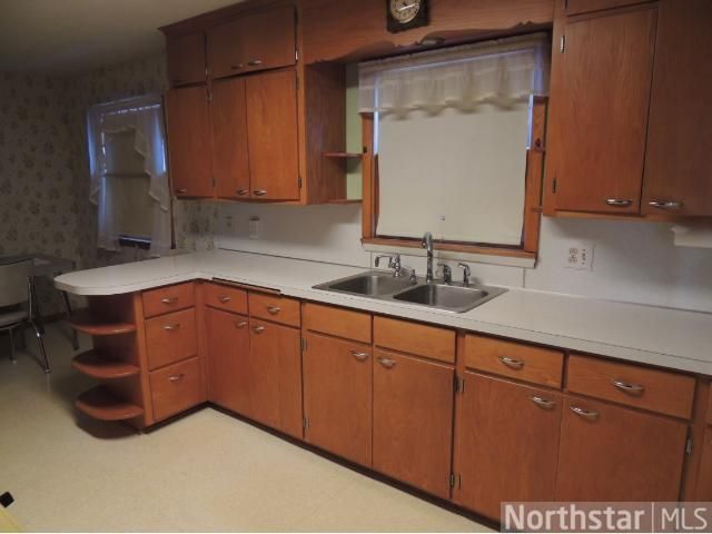 1330 Wisconsin Ave N, Minneapolis, MN 55427