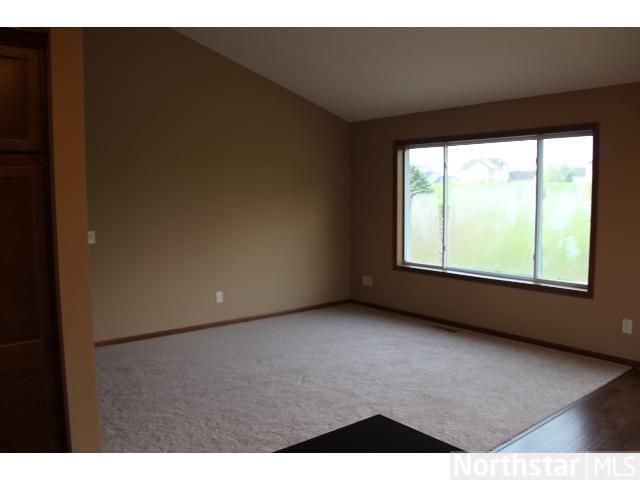9177 Fairway Hill Dr, Elko, MN 55020