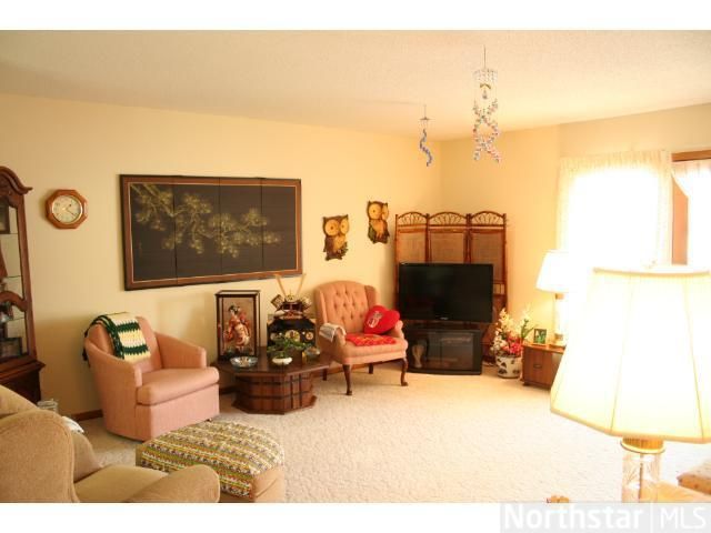 604 Aragon Dr, Watertown, MN 55388