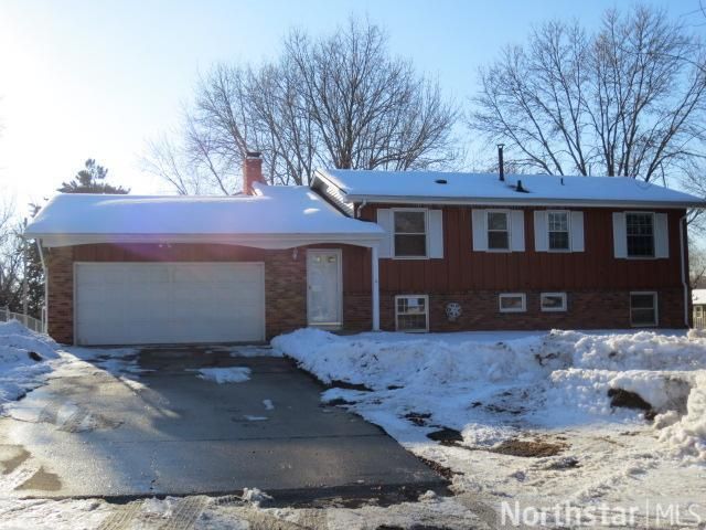 13925 Gauntlet Ct, Apple Valley, MN 55124