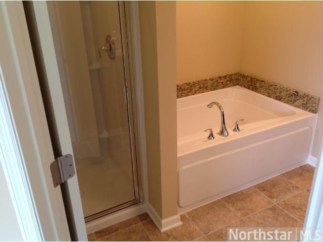 11325 Sand Castle Dr #E, Woodbury, MN 55129