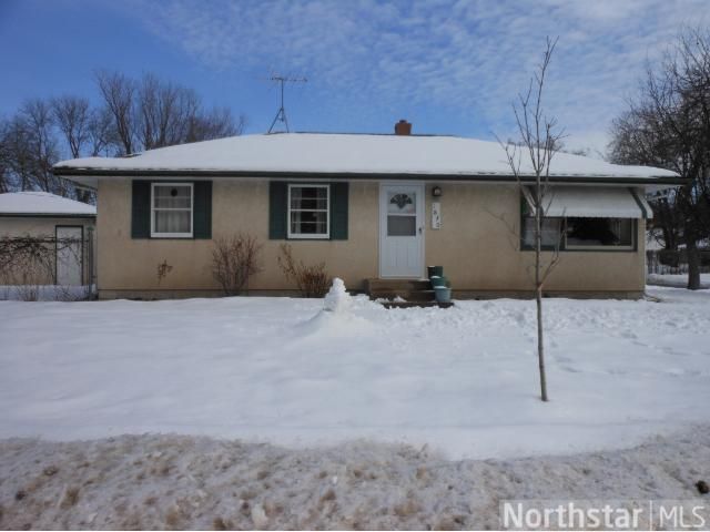 1870 Jackson St, Maplewood, MN 55117