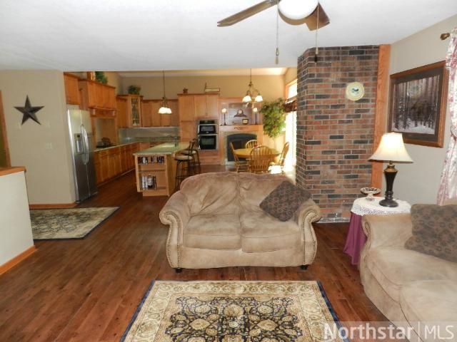 5842 Hobe Ln, White Bear Lake, MN 55110