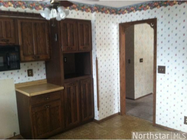 6912 37th St N, Oakdale, MN 55128