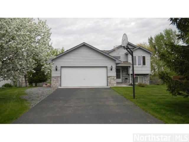 1937 72nd St, Hugo, MN 55038