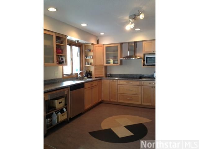10032 Zinran Rd S, Minneapolis, MN 55438
