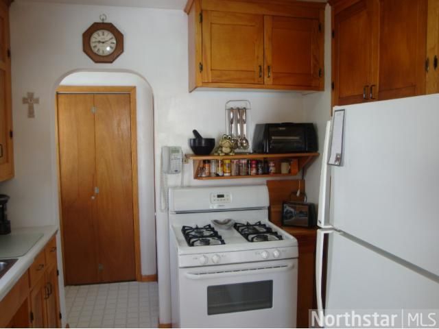 2120 Reaney Ave E, Saint Paul, MN 55119