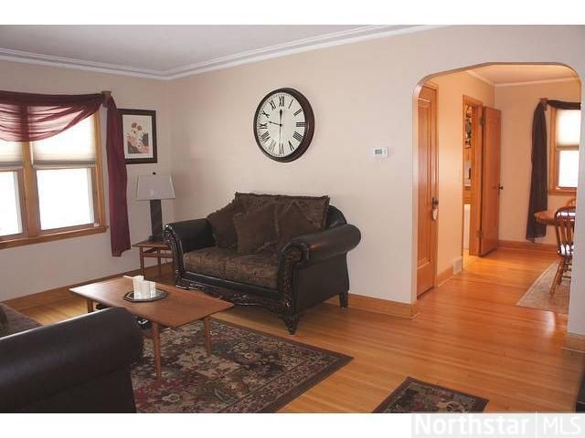 118 5th Ave N, Hopkins, MN 55343