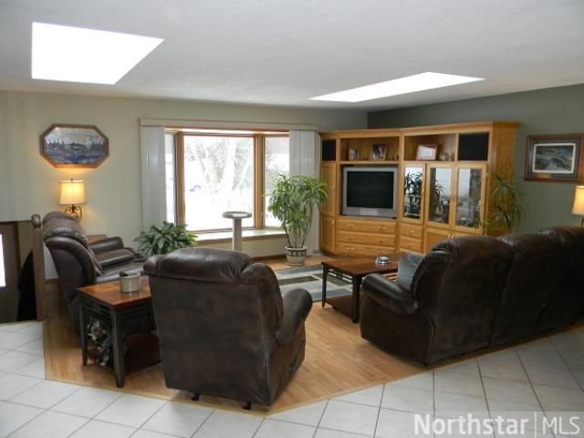 720 Elm Ave E, Delano, MN 55328