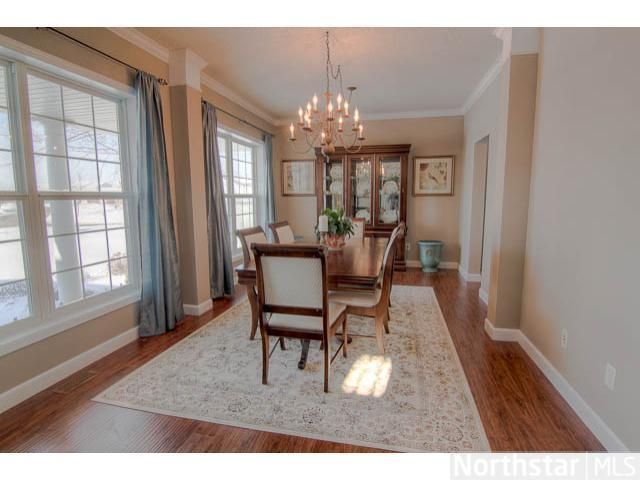 2287 Golf Dr, Woodbury, MN 55129