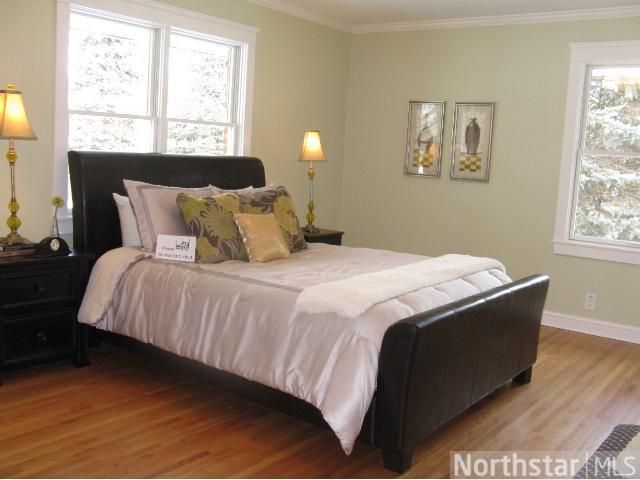 1602 Ridgewood Ln N, Roseville, MN 55113