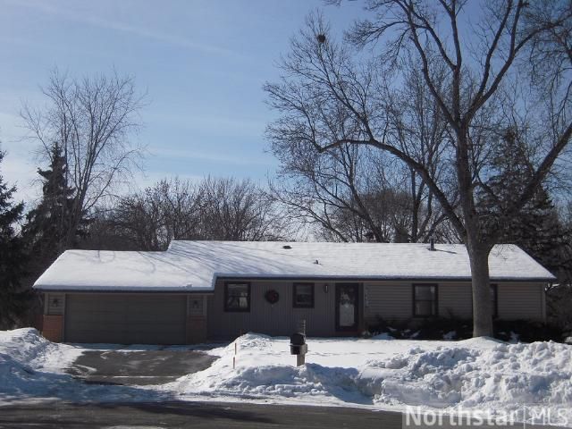 9738 Russell Cir S, Bloomington, MN 55431
