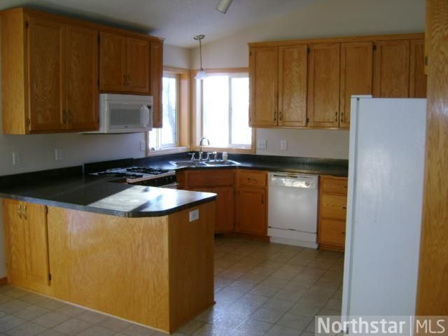 1932 Garfield St S, Cambridge, MN 55008