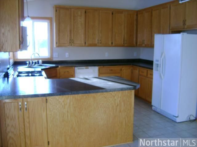 1932 Garfield St S, Cambridge, MN 55008
