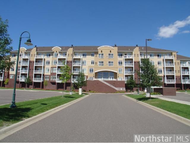 649 Old Highway 8 NW #140, New Brighton, MN 55112