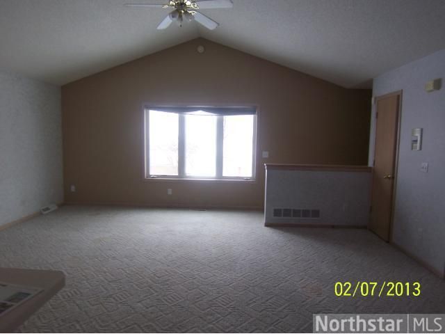 302 Lake Dr, Winsted, MN 55395