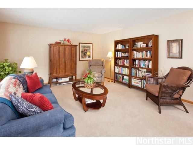 18351 Country Squires Cir, Prior Lake, MN 55372