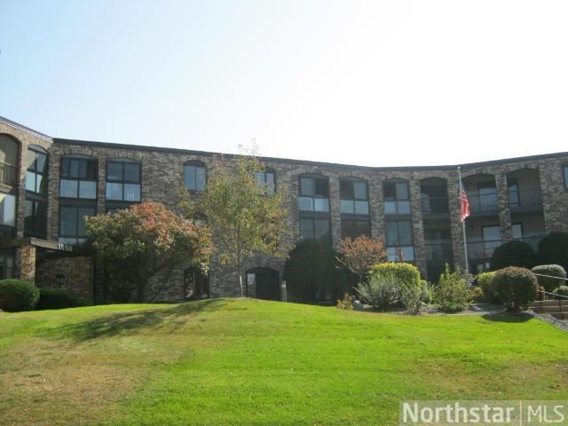 1850 Eagle Ridge Dr #E204, Mendota Heights, MN 55118