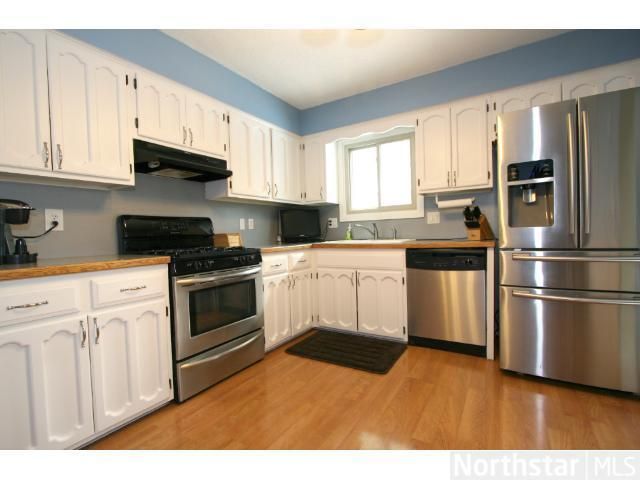 509 Laredo Ln, Chanhassen, MN 55317