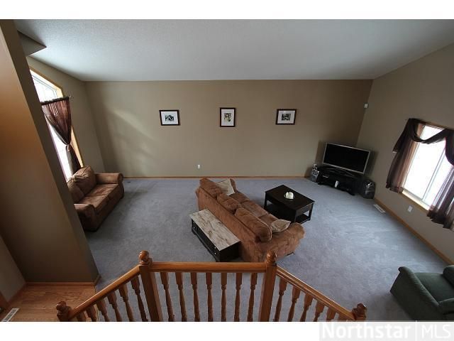 7332 Deer Pass Dr, Hugo, MN 55038