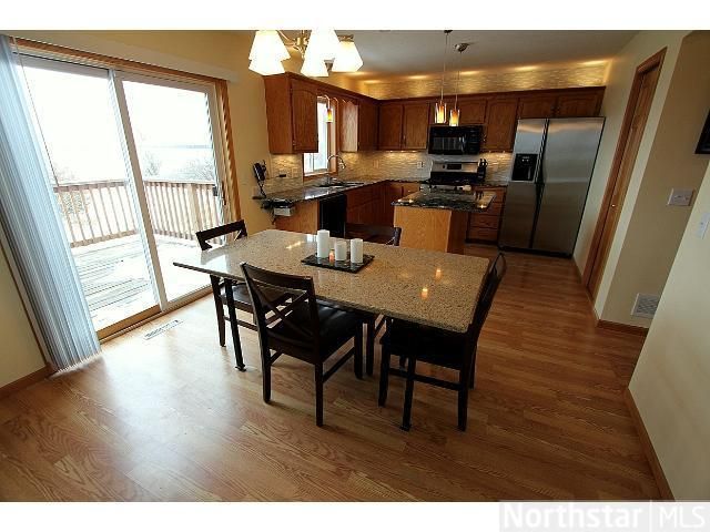 7332 Deer Pass Dr, Hugo, MN 55038