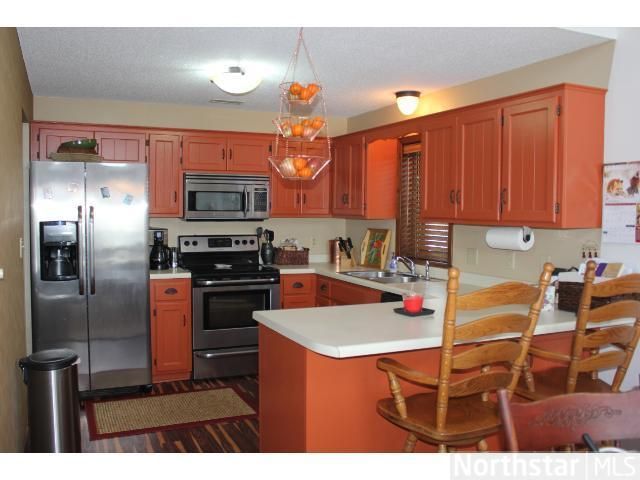 893 Connor Ct, Maplewood, MN 55109