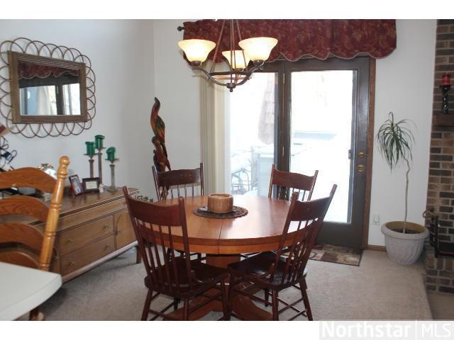 893 Connor Ct, Maplewood, MN 55109
