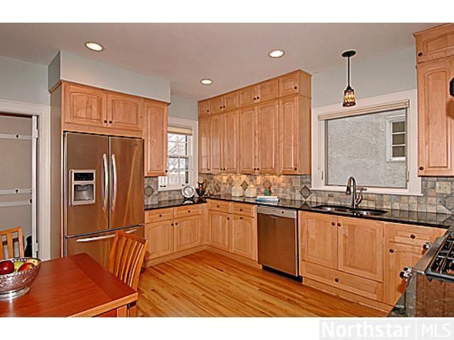 2135 Stanford Ave, Saint Paul, MN 55105