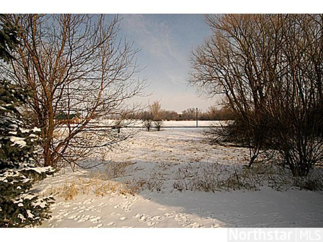 908 10th Ave NW, Waseca, MN 56093