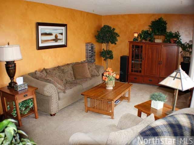 8128 Orchid St, Victoria, MN 55386