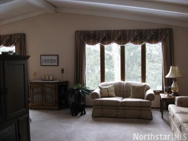 6937 Crest Dr, Osseo, MN 55311