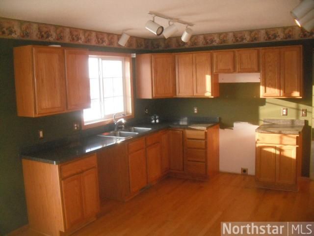 2705 Oak Lawn Dr, Northfield, MN 55057