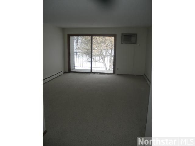 135 Viking Dr E #114, Little Canada, MN 55117