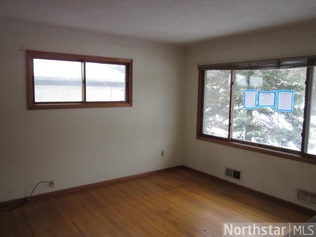 1373 Bradley St, Saint Paul, MN 55130