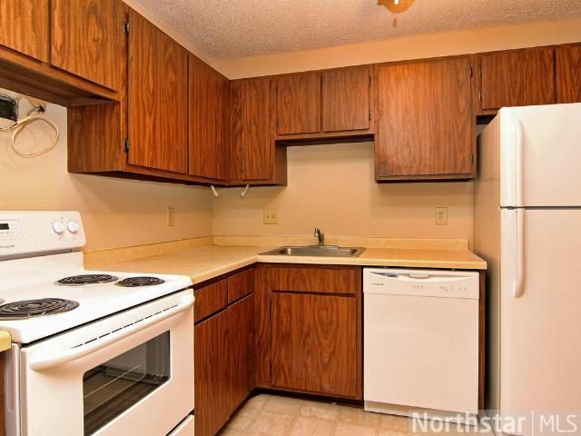 1871 Silver Bell Rd #106, Eagan, MN 55122