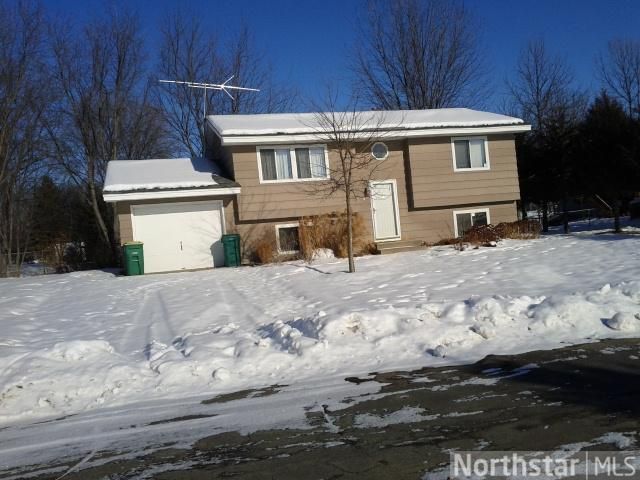 107 Highland Ln, Buffalo, MN 55313