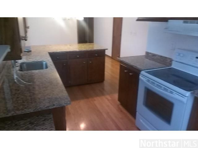 1393 Brooks Ave W, Roseville, MN 55113