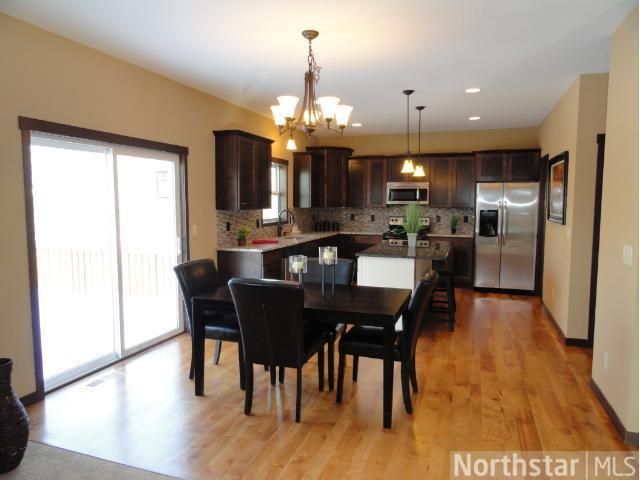 1374 Romeo Ct, Chaska, MN 55318